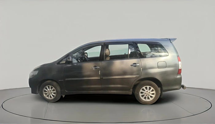 2012 Toyota Innova VX 2.5 8 STR, Diesel, Manual, 2,29,509 km, exterior