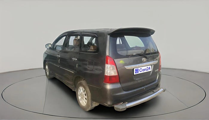 2012 Toyota Innova VX 2.5 8 STR, Diesel, Manual, 2,29,509 km, exterior