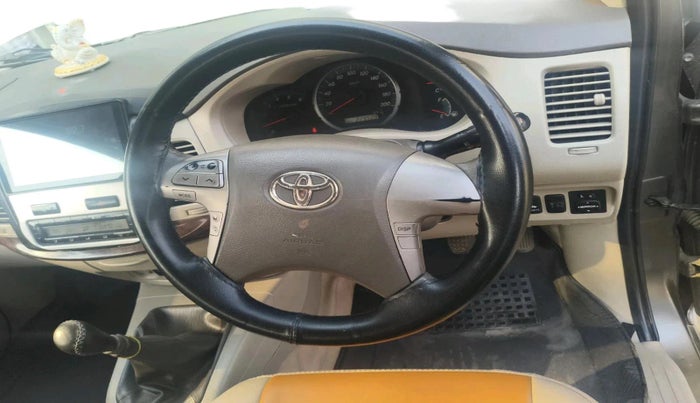 2012 Toyota Innova VX 2.5 8 STR, Diesel, Manual, 2,29,509 km, interior