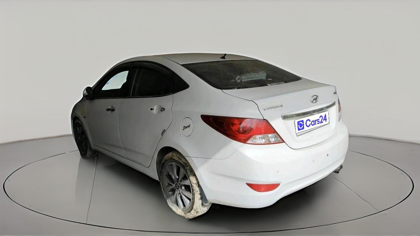 2014 Hyundai Verna FLUIDIC 1.6 CRDI SX AT, Diesel, Automatic, 1,21,516 km, exterior