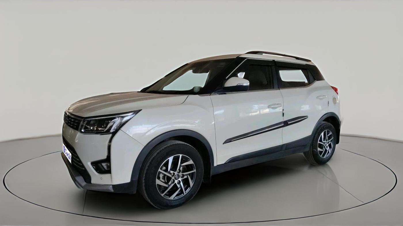 2022 Mahindra XUV300 W8 (O) 1.5 DIESEL, Diesel, Manual, 39,432 km, exterior