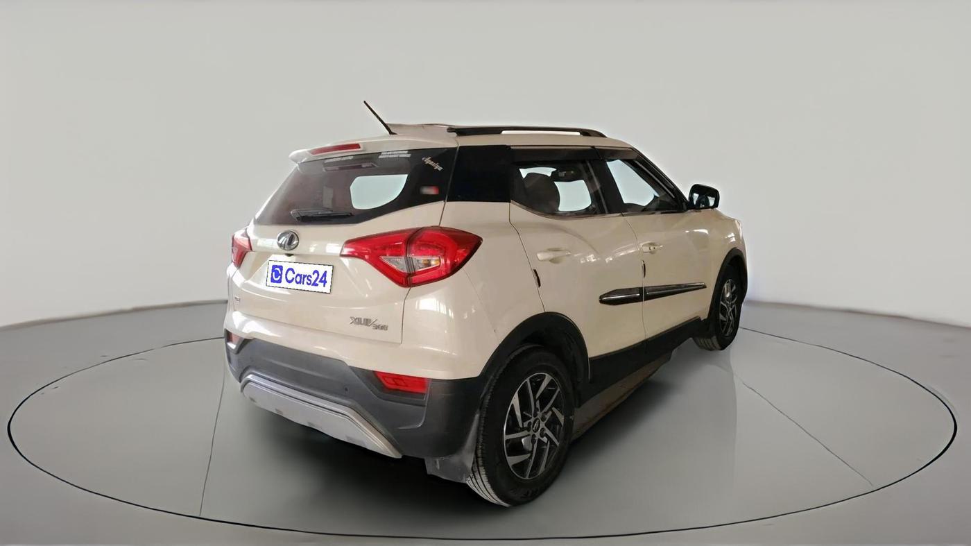 2022 Mahindra XUV300 W8 (O) 1.5 DIESEL, Diesel, Manual, 39,432 km, exterior