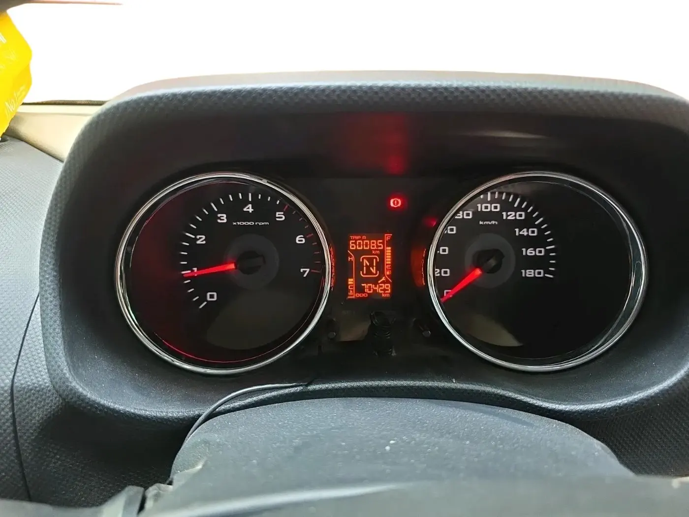 2017 Mahindra TUV300 T8, Diesel, Manual, 70,429 km, interior