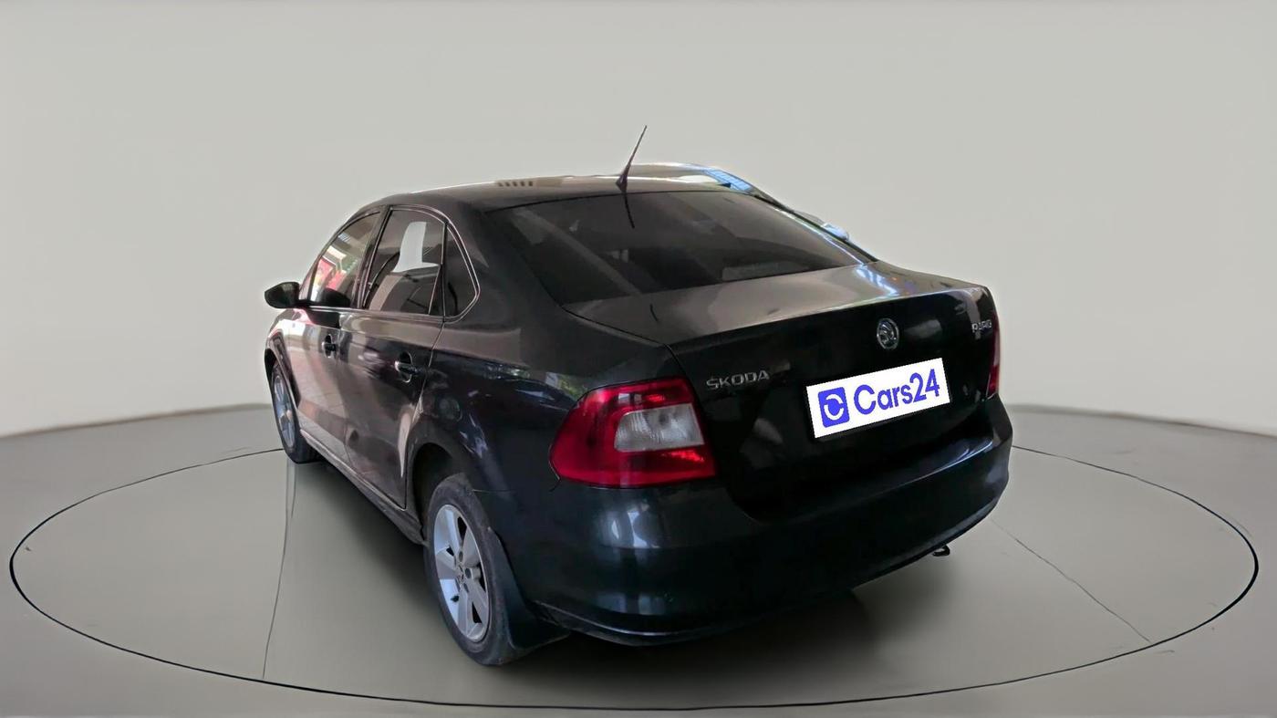 2015 Skoda Rapid 1.5 TDI CR STYLE PLUS AT, Diesel, Automatic, 1,28,474 km, exterior