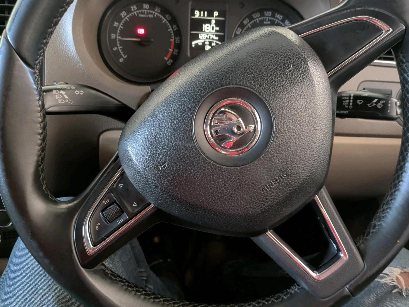2015 Skoda Rapid 1.5 TDI CR STYLE PLUS AT, Diesel, Automatic, 1,28,474 km, interior