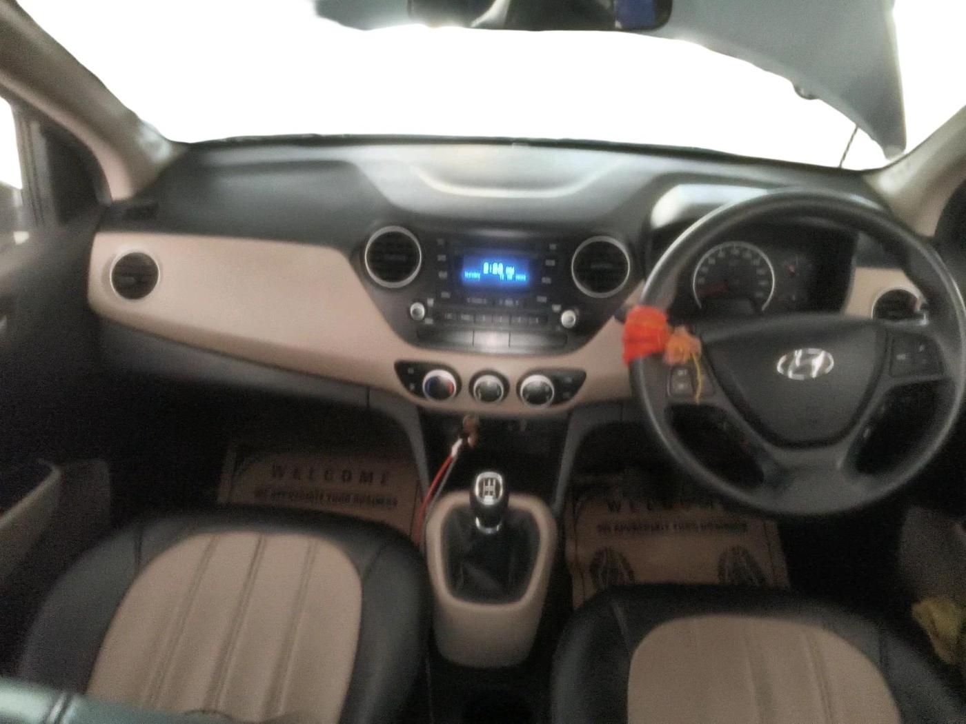 2016 Hyundai Grand i10 SPORTZ 1.2 KAPPA VTVT, Petrol, Manual, 74,263 km, interior