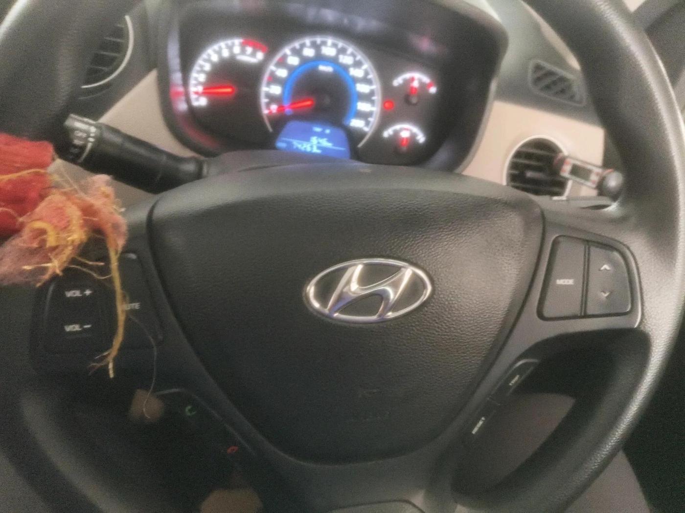 2016 Hyundai Grand i10 SPORTZ 1.2 KAPPA VTVT, Petrol, Manual, 74,263 km, interior
