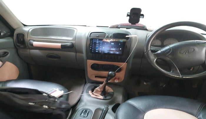 2003 Mahindra Scorpio 2.6 DX, Diesel, Manual, 1,86,241 km, interior