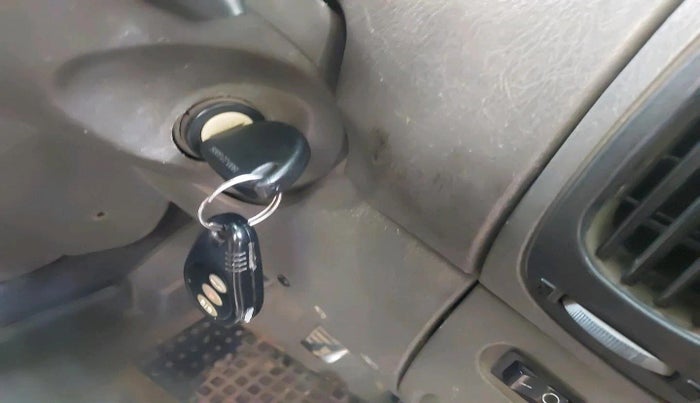 2003 Mahindra Scorpio 2.6 DX, Diesel, Manual, 1,86,241 km, interior