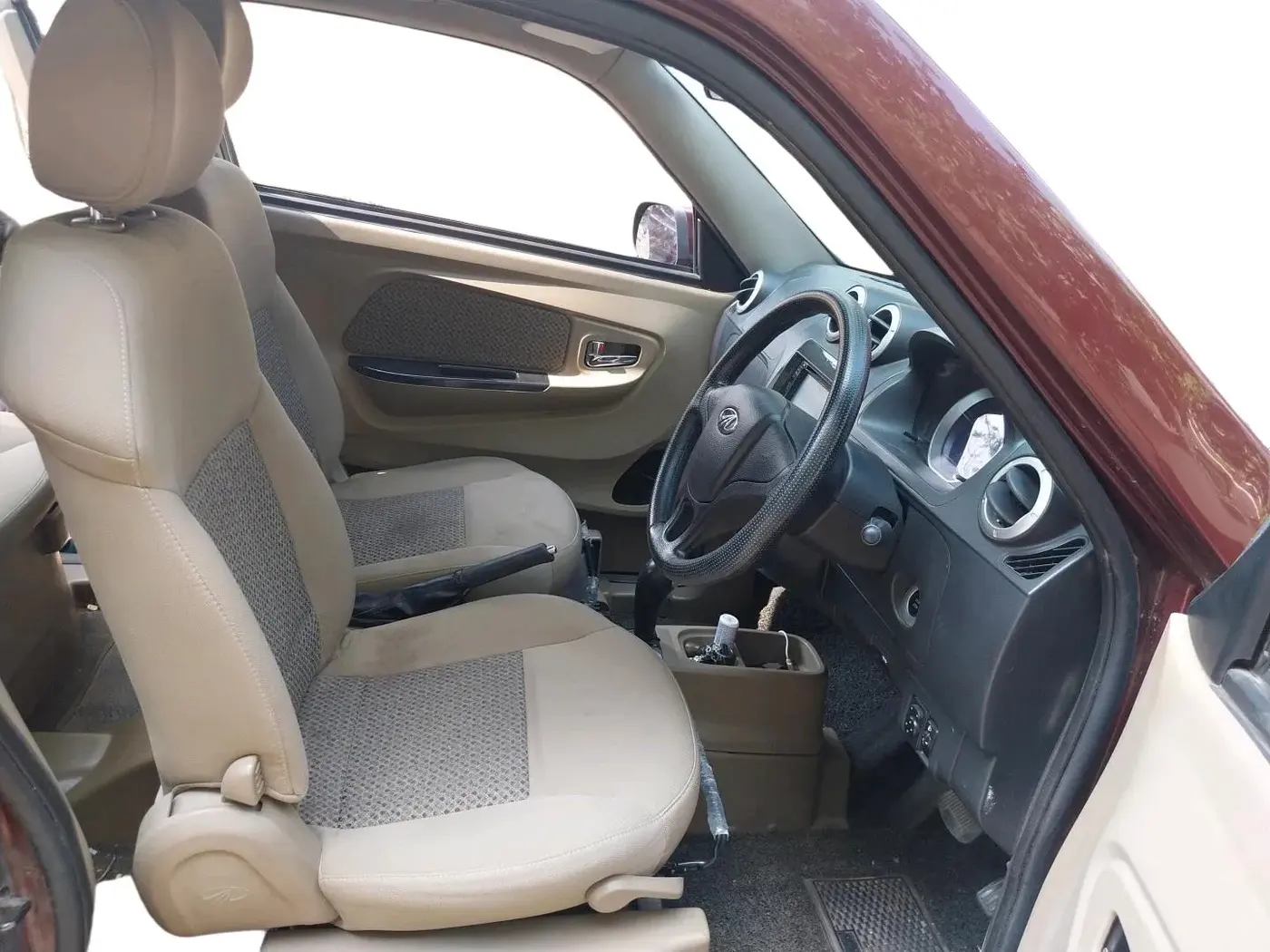 2018 Mahindra E20 Plus P6, Electric, Automatic, 16,529 km, interior