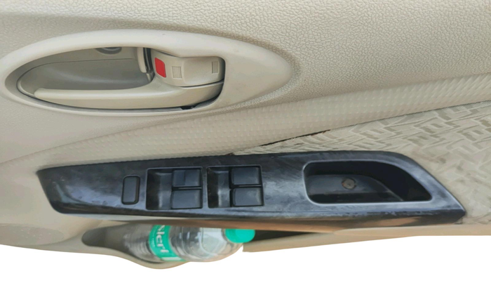 2016 Toyota Etios VX-D, Diesel, Manual, 1,14,642 km, interior