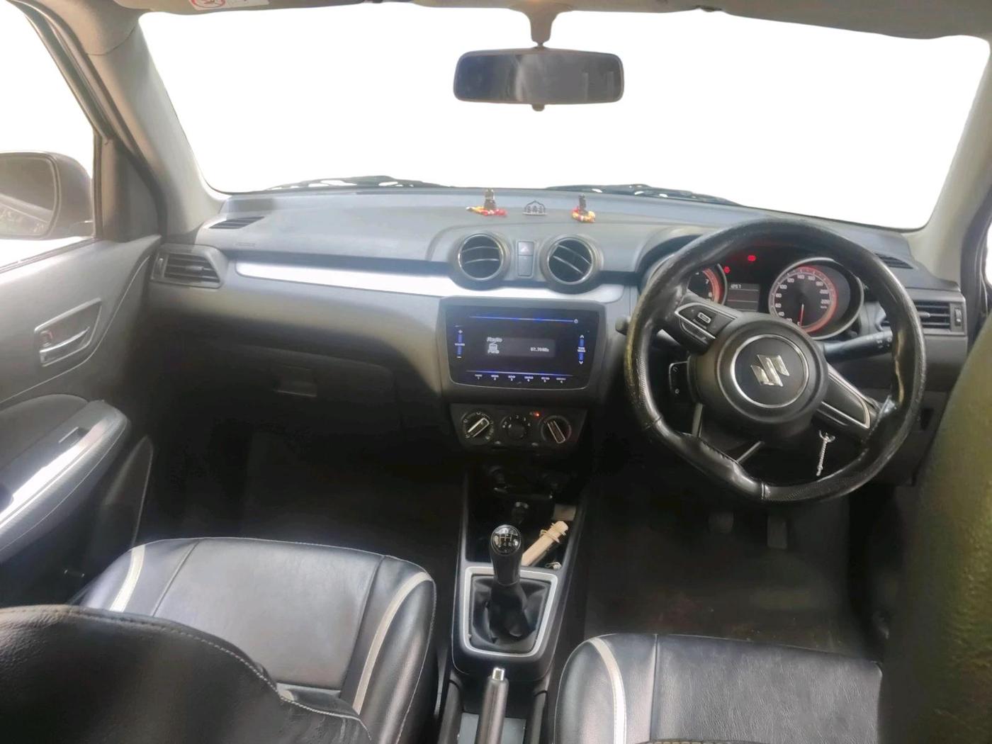 2023 Maruti Swift VXI, Petrol, Manual, 17,589 km, interior