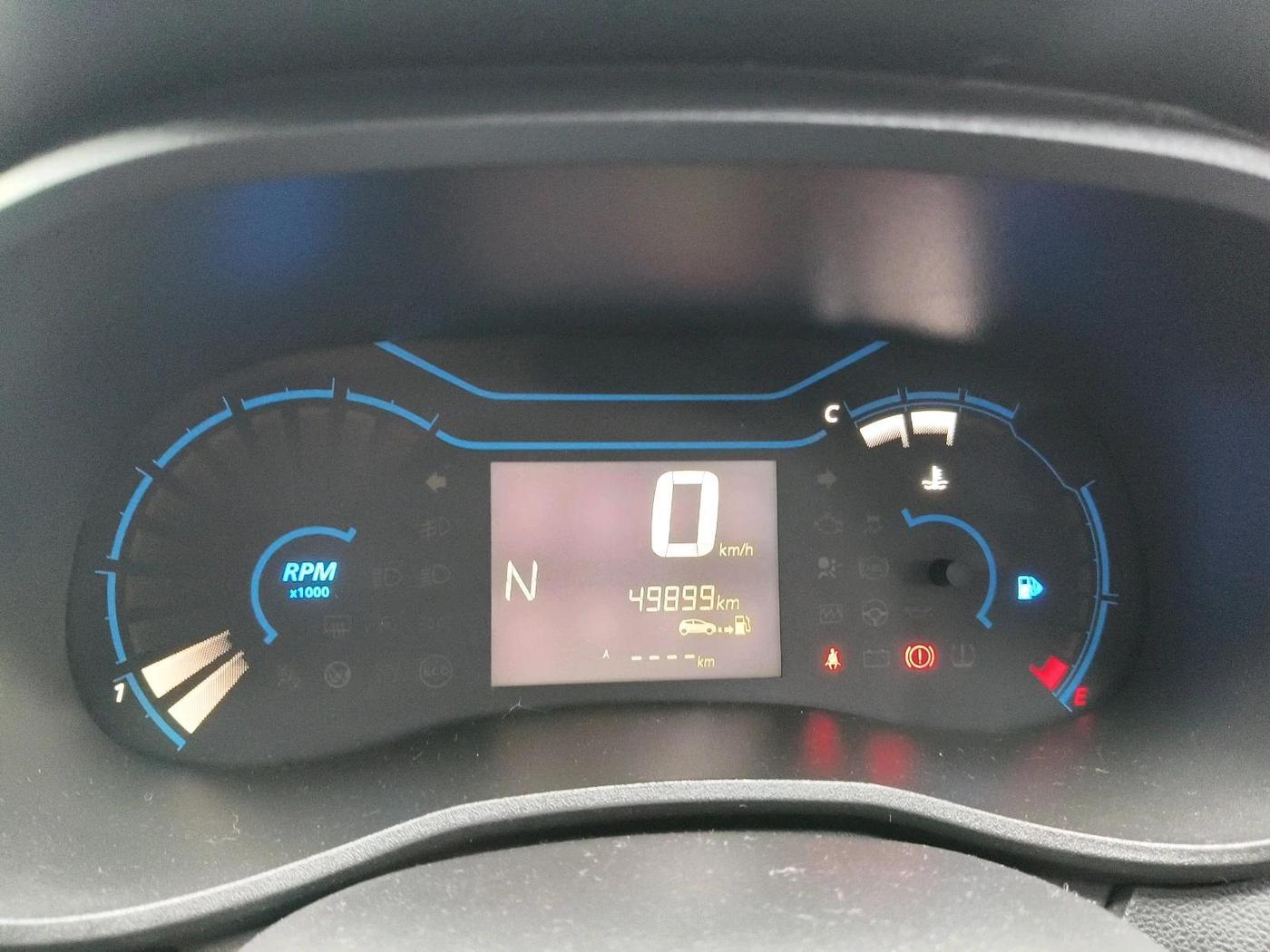 2022 Renault Kwid RXT 1.0 AMT, Petrol, Automatic, 49,899 km, interior