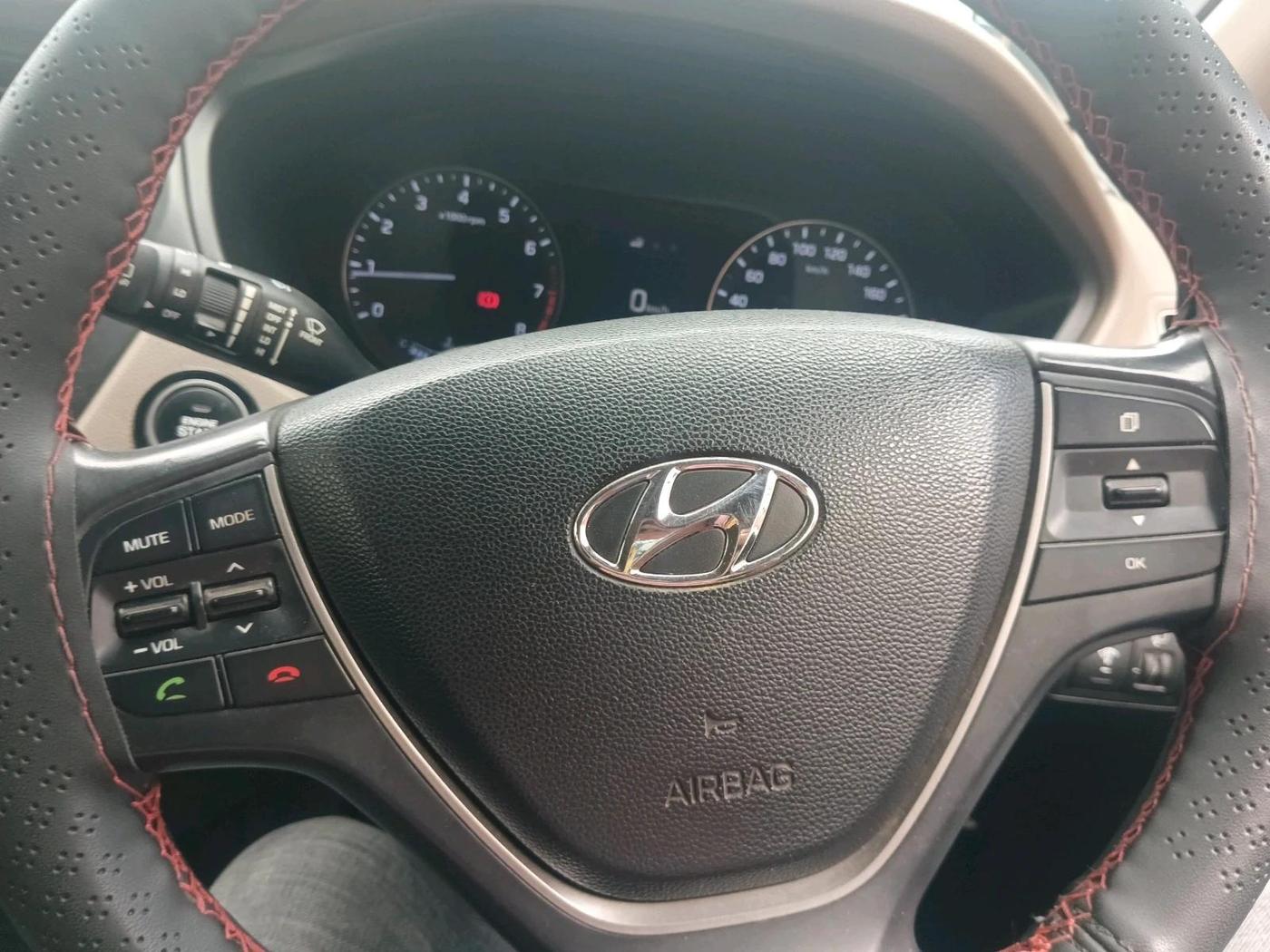 2016 Hyundai Elite i20 ASTA 1.2 (O), Petrol, Manual, 70,197 km, interior