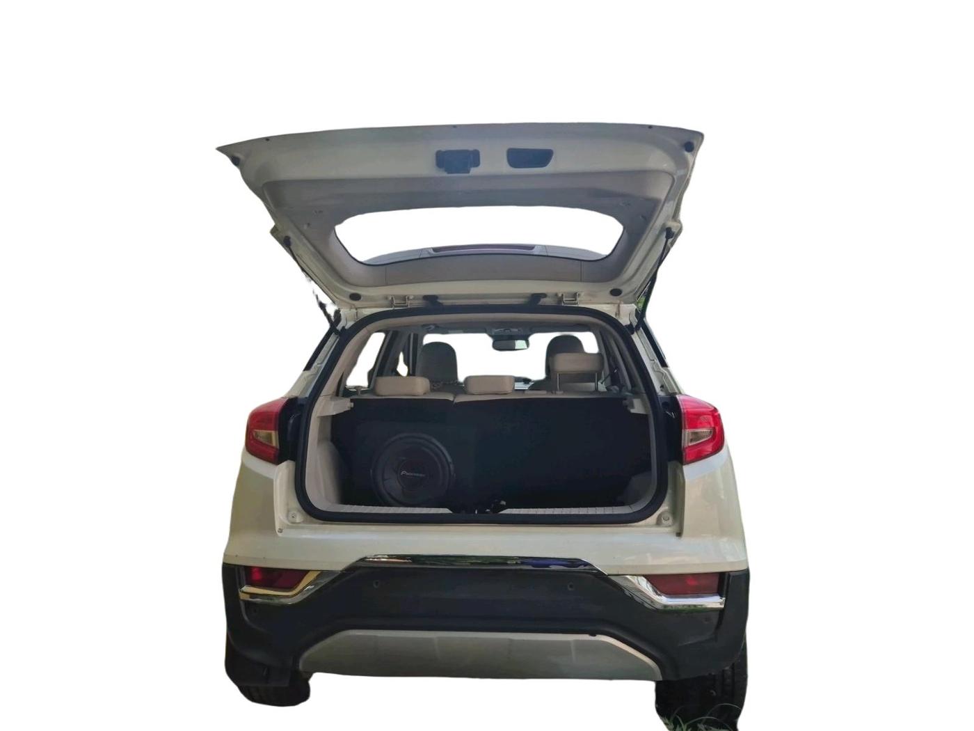 2020 Mahindra XUV300 W8 (O) 1.5 DIESEL, Diesel, Manual, 55,955 km, exterior