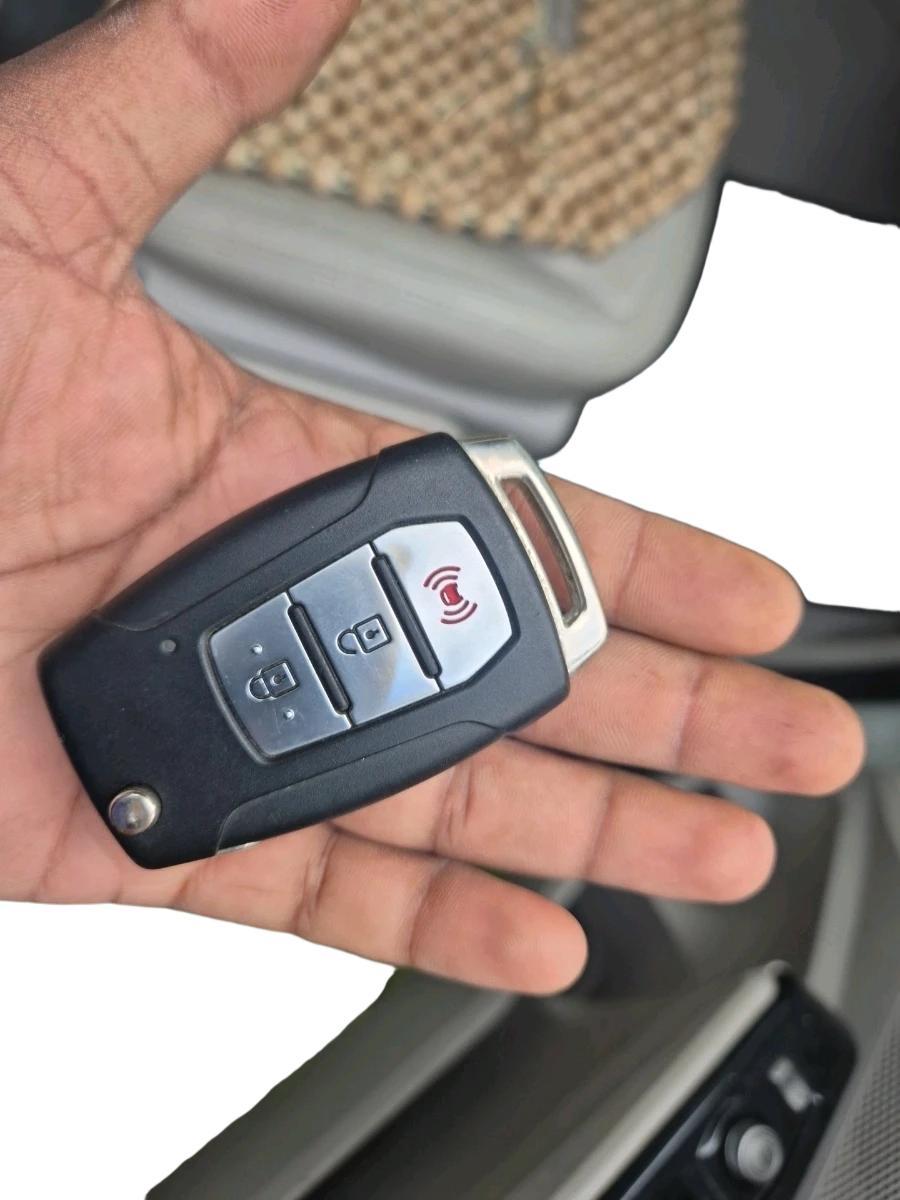 2020 Mahindra XUV300 W8 (O) 1.5 DIESEL, Diesel, Manual, 55,955 km, interior