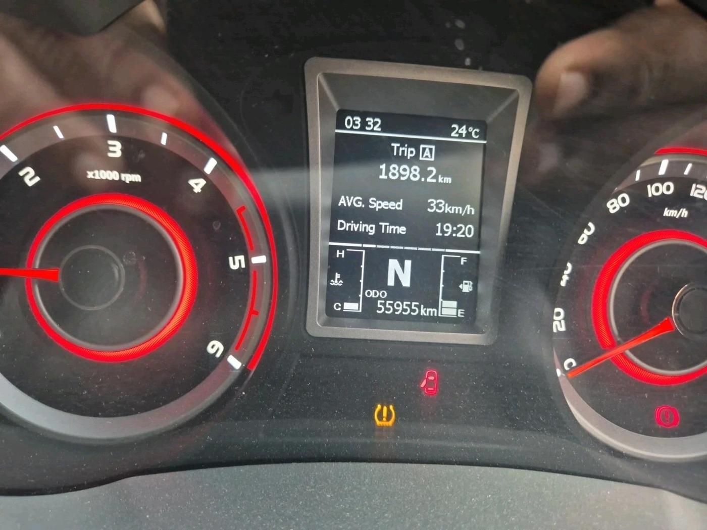 2020 Mahindra XUV300 W8 (O) 1.5 DIESEL, Diesel, Manual, 55,955 km, interior
