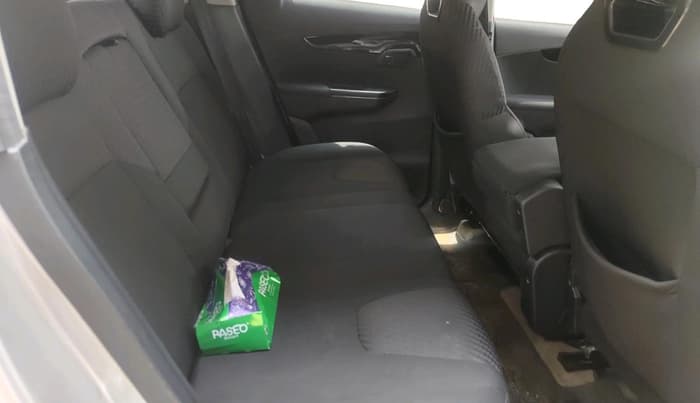 2018 Mahindra KUV 100 NXT K8 P 6 STR, Petrol, Manual, 51,258 km, interior