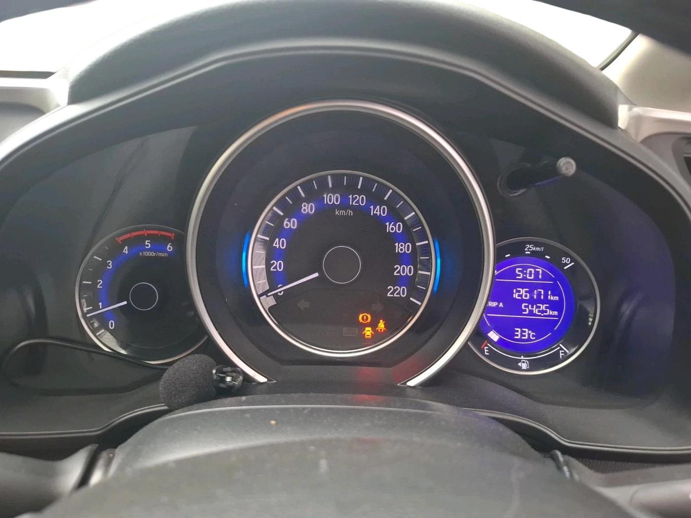 2018 Honda WR-V 1.5L I-DTEC VX MT, Diesel, Manual, 1,26,171 km, interior