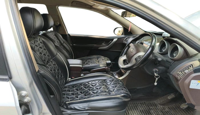 2013 Mahindra XUV500 W8, Diesel, Manual, 1,02,191 km, interior