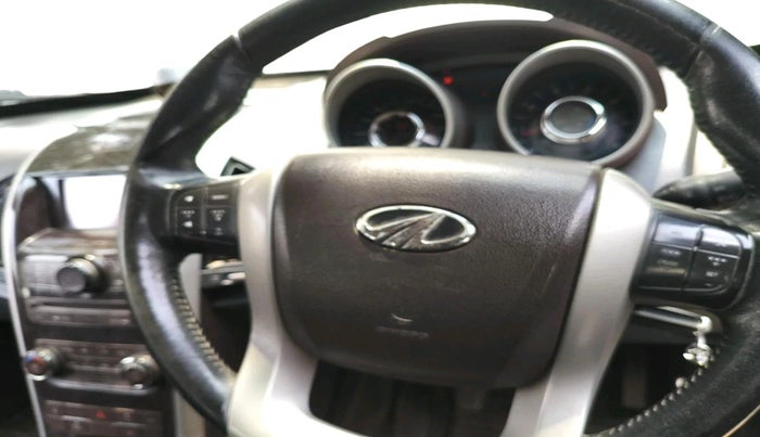 2013 Mahindra XUV500 W8, Diesel, Manual, 1,02,191 km, interior