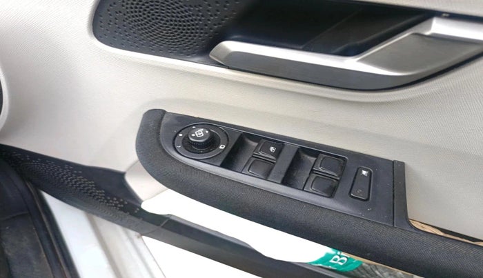 2023 Tata ALTROZ XZ + SUNROOF, Petrol, Manual, 24,639 km, interior