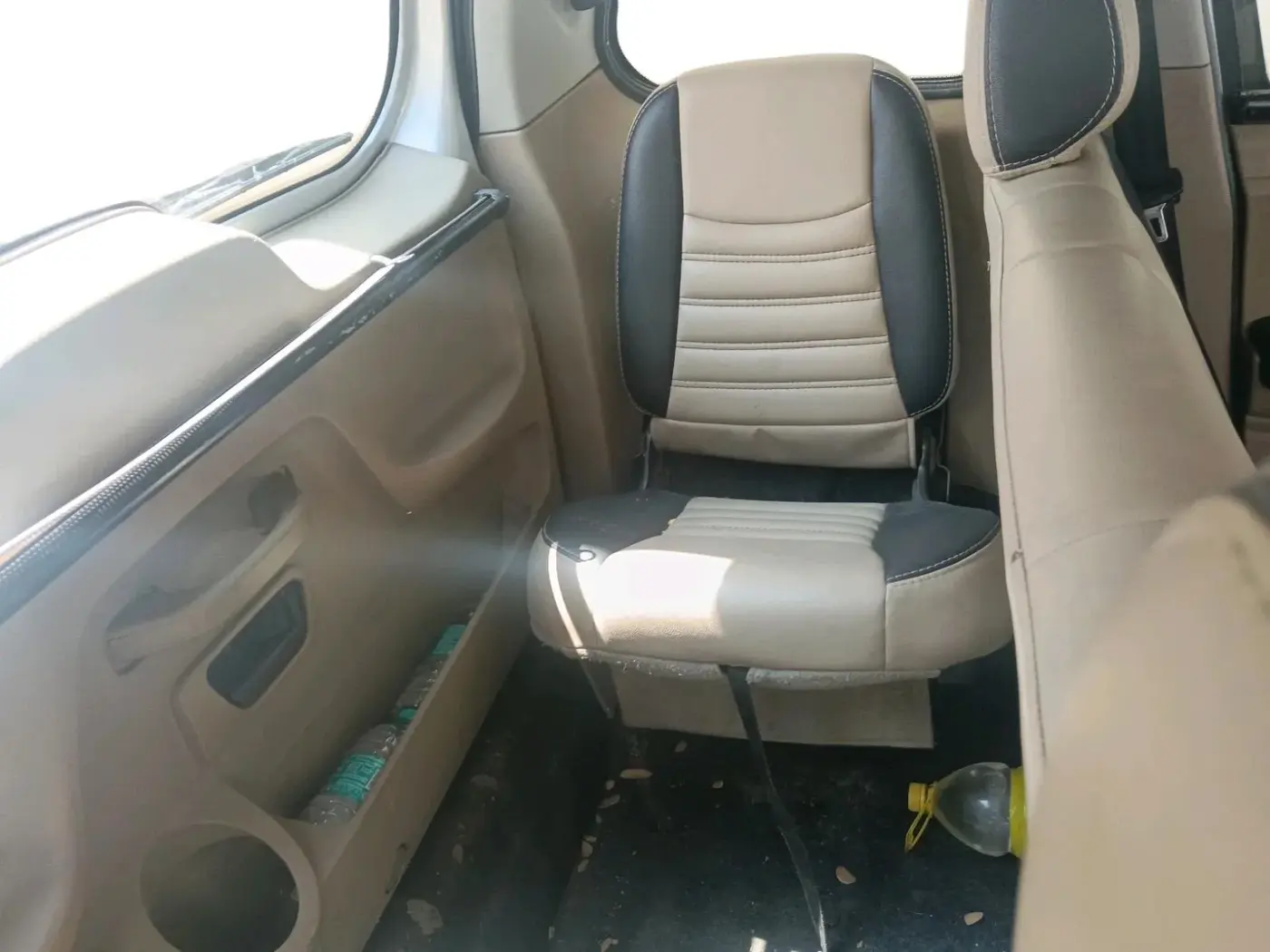 2016 Mahindra TUV300 T8, Diesel, Manual, 76,188 km, interior