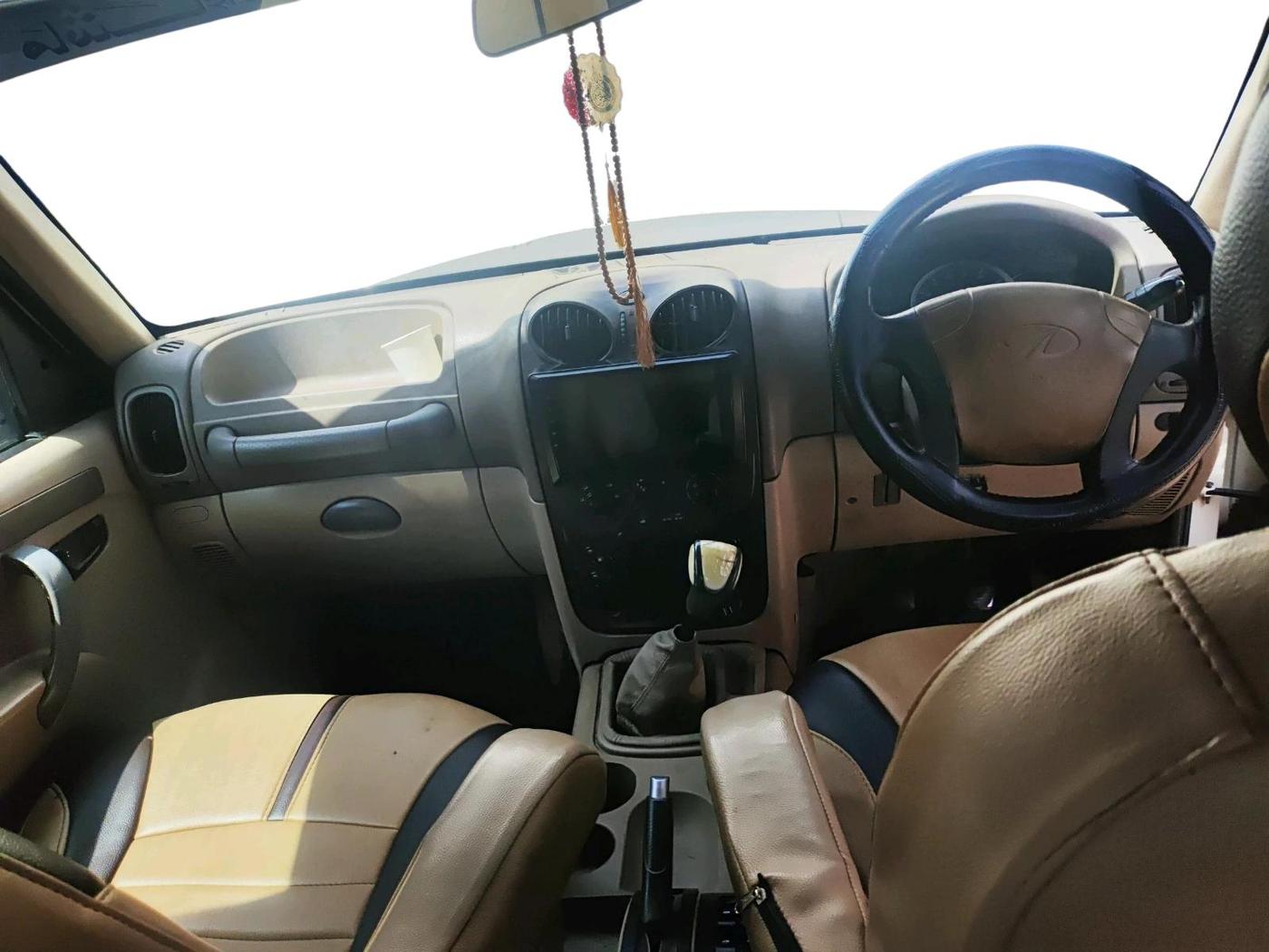 2013 Mahindra Scorpio SLE, Diesel, Manual, 1,71,072 km, interior