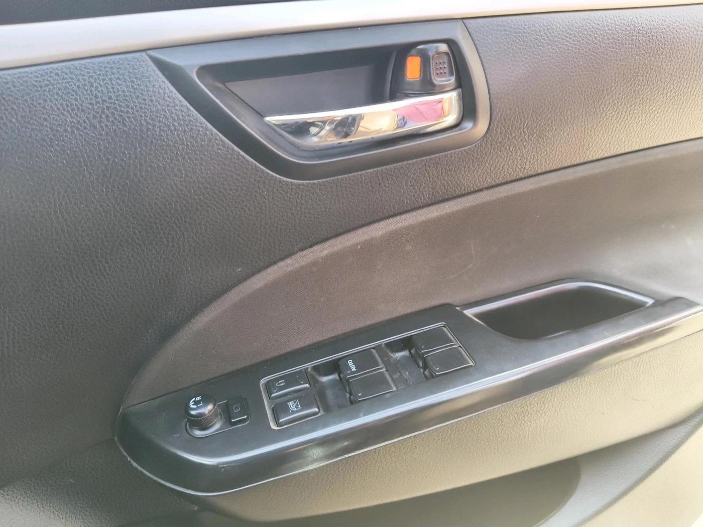 2017 Maruti Swift VXI, Petrol, Manual, 71,805 km, interior