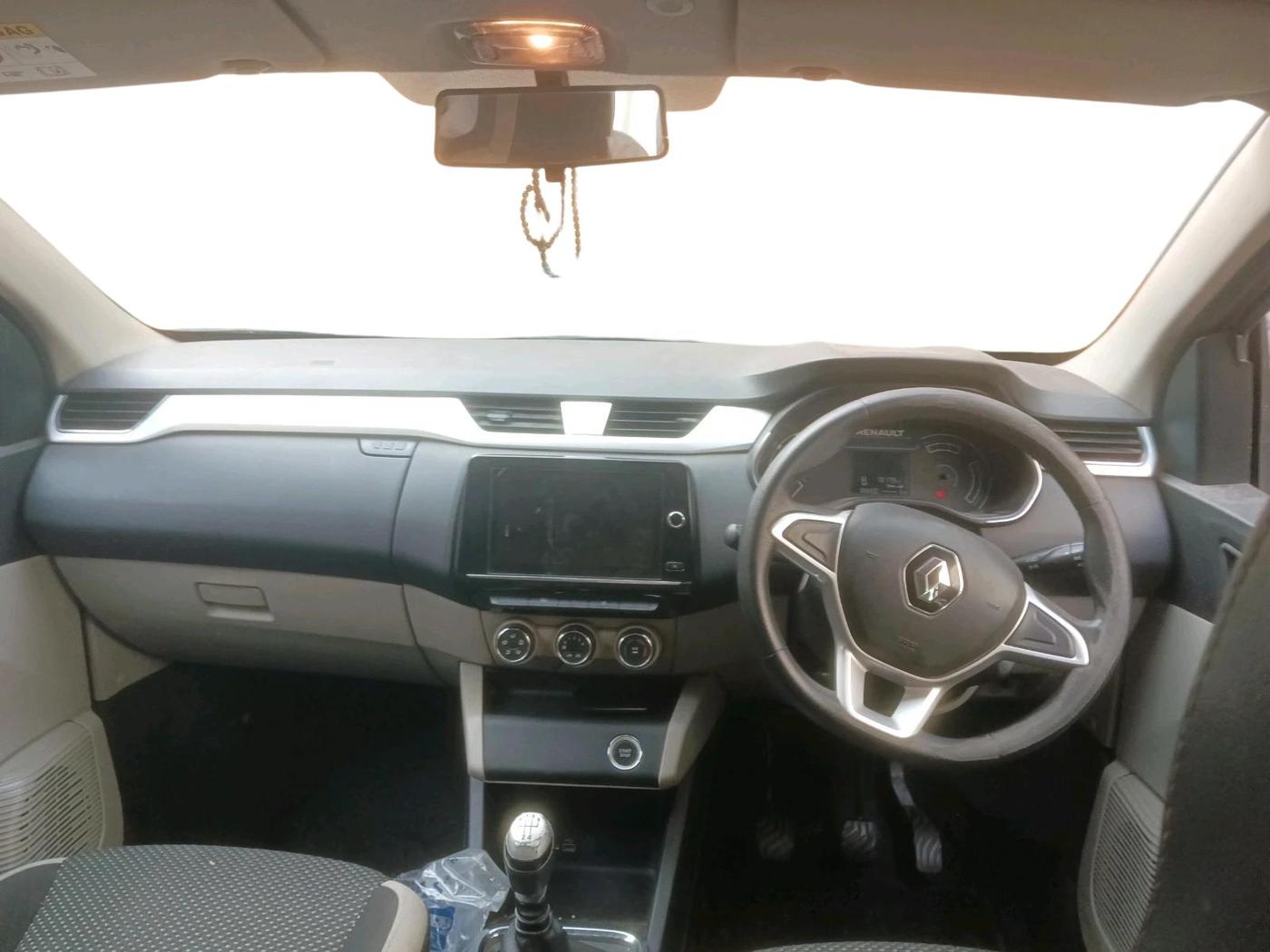 2019 Renault TRIBER RXZ, Petrol, Manual, 79,179 km, interior