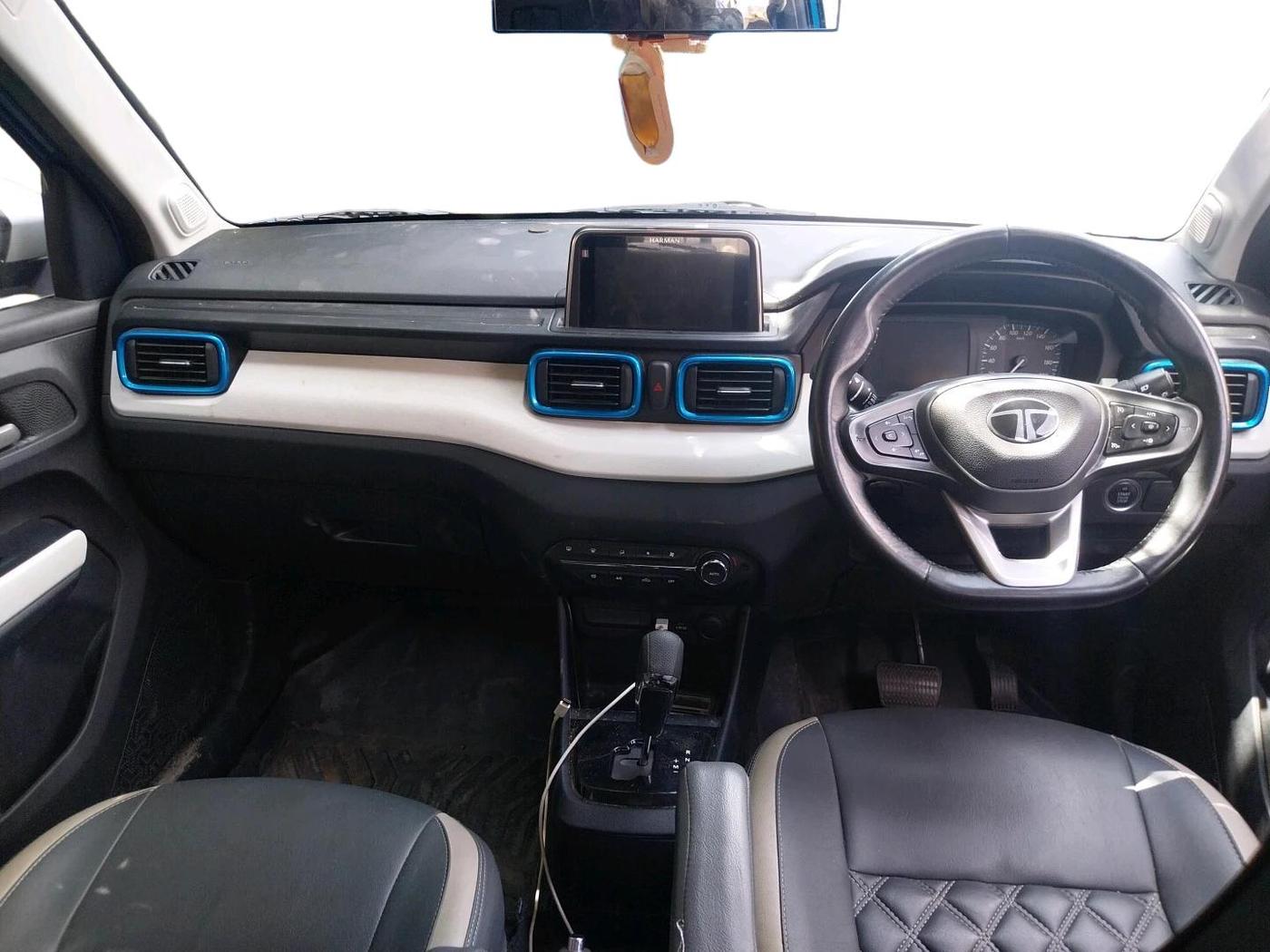 2024 Tata PUNCH CREATIVE AMT 1.2 RTN DUAL TONE, Petrol, Automatic, 65,438 km, interior