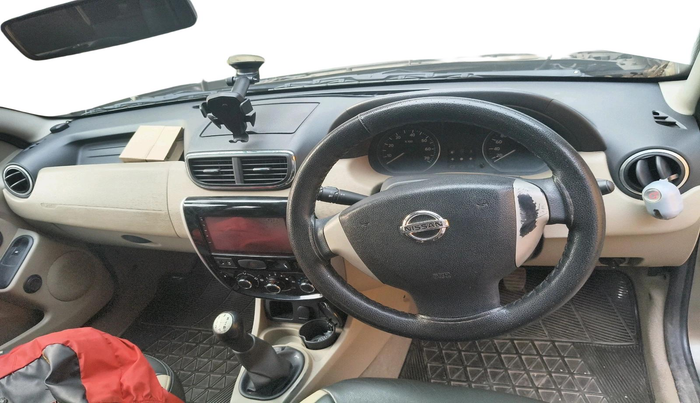 2013 Nissan Terrano XL D PLUS, Diesel, Manual, 85,375 km, interior