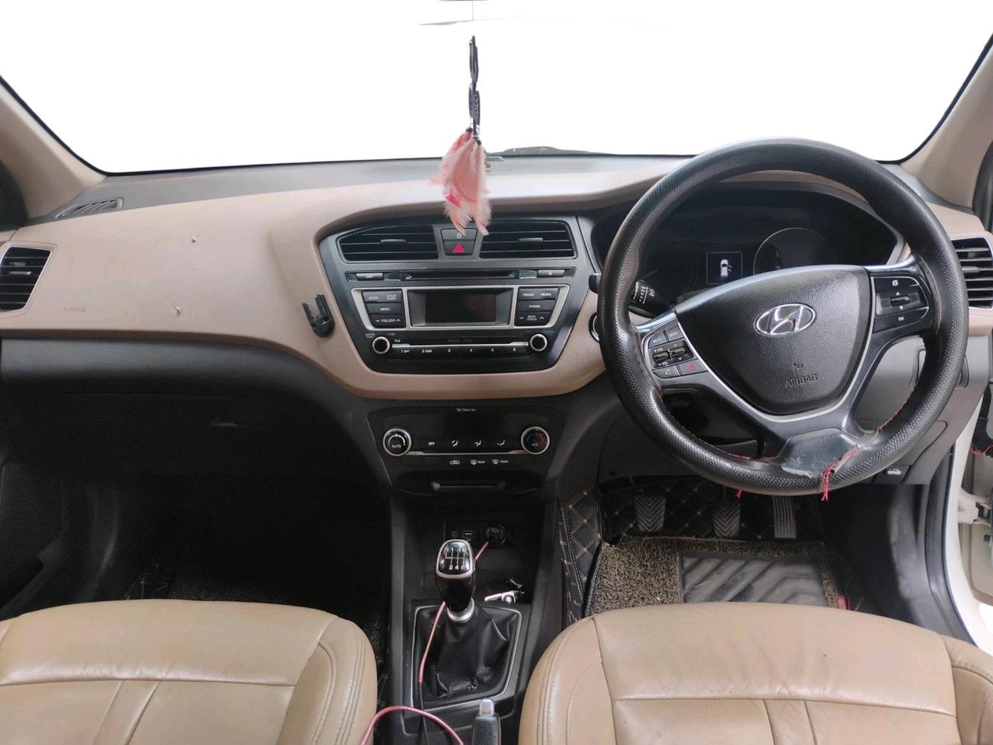 2015 Hyundai Elite i20 ASTA 1.4 CRDI, Diesel, Manual, 1,49,800 km, interior