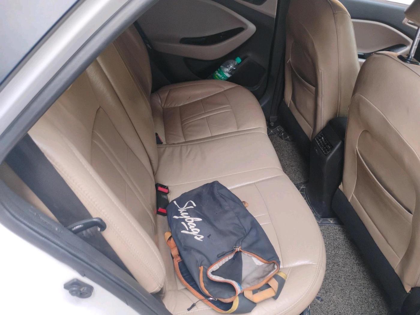 2015 Hyundai Elite i20 ASTA 1.4 CRDI, Diesel, Manual, 1,49,800 km, interior