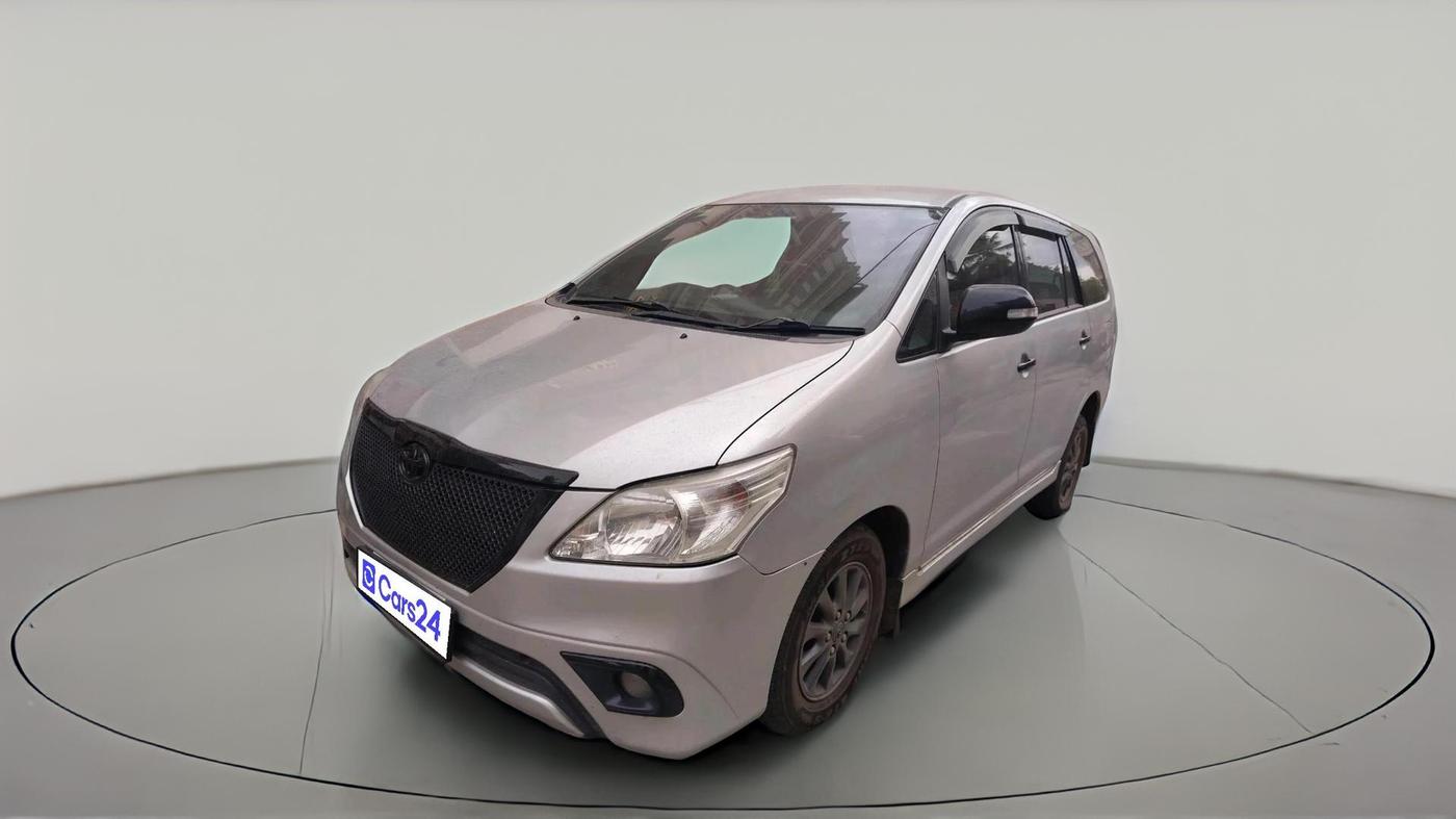 2013 Toyota Innova 2.5 VX 8 STR, Diesel, Manual, 1,64,731 km, exterior
