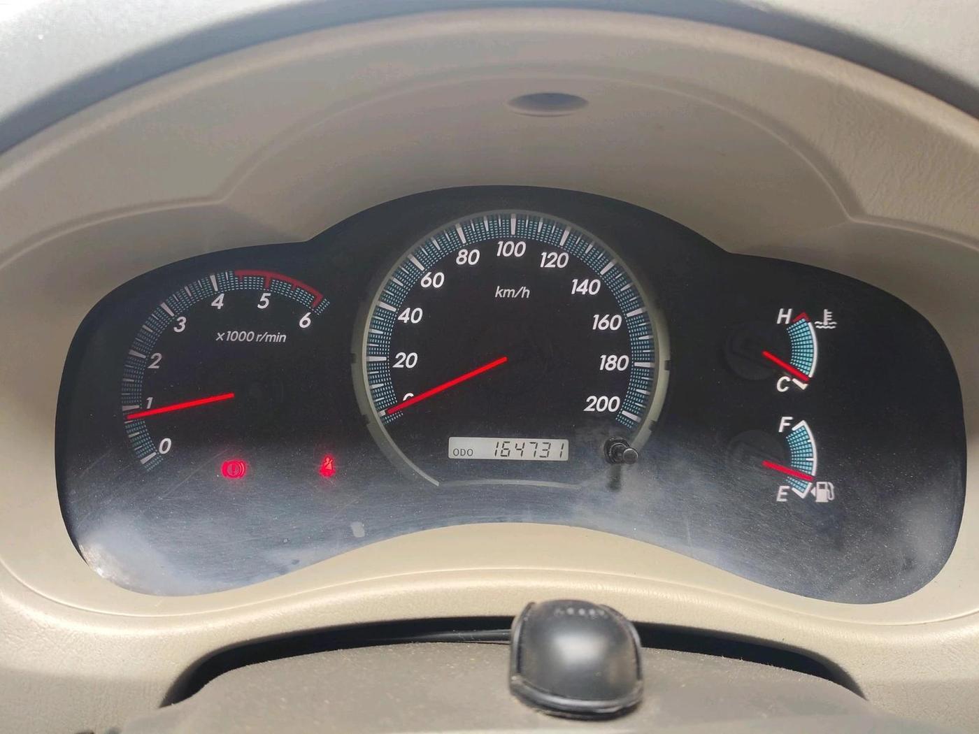 2013 Toyota Innova 2.5 VX 8 STR, Diesel, Manual, 1,64,731 km, interior