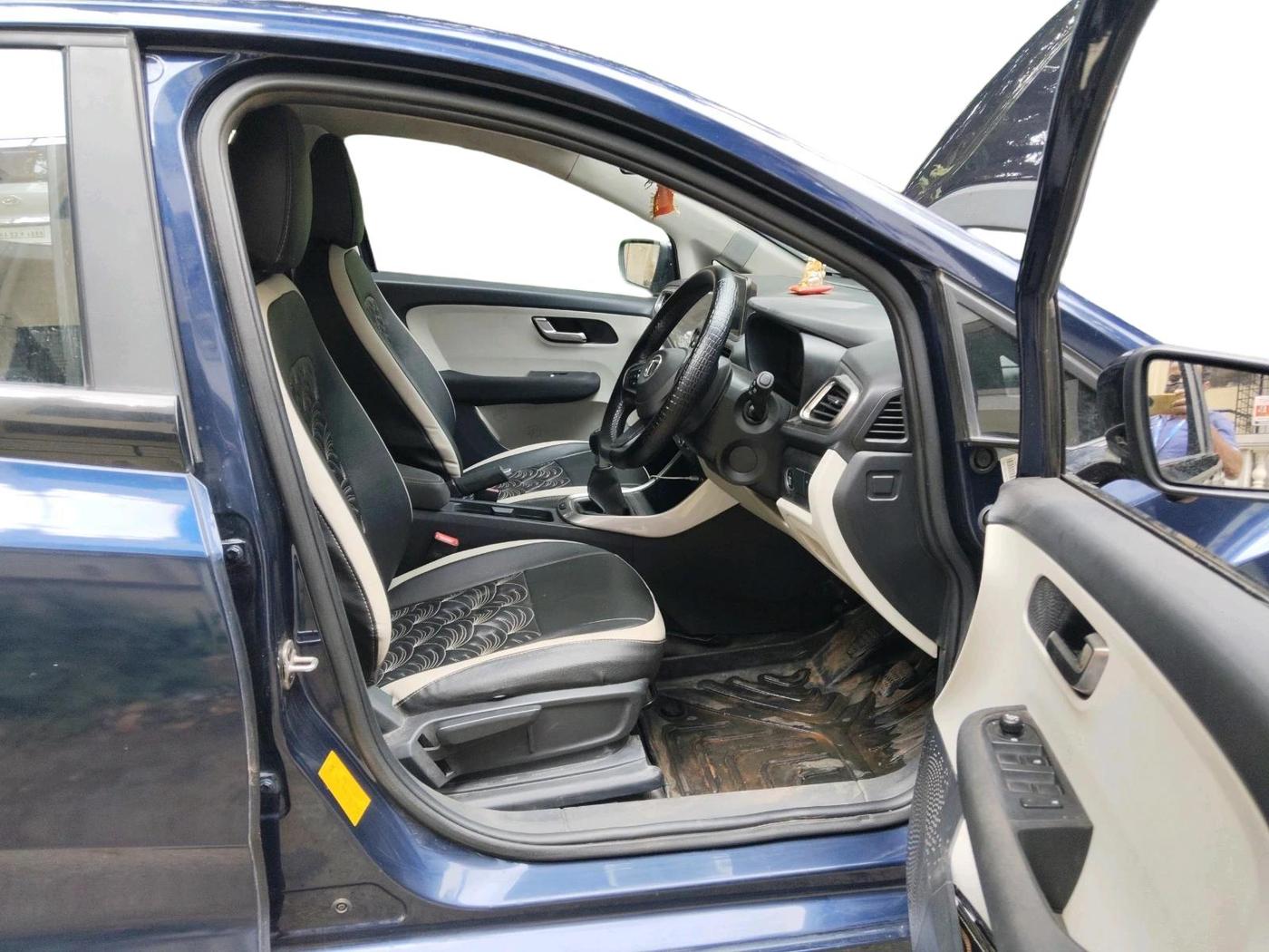 2023 Tata ALTROZ XZ PETROL, Petrol, Manual, 61,239 km, interior