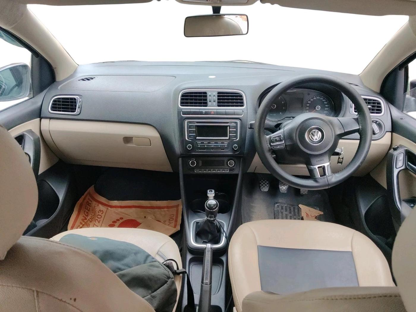 2013 Volkswagen Polo HIGHLINE1.2L, Petrol, Manual, 64,991 km, interior