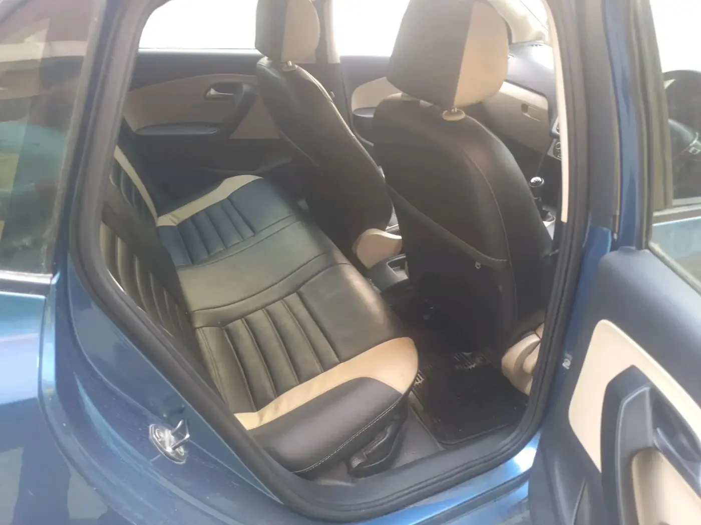 2017 Volkswagen Polo HIGHLINE1.2L, Petrol, Manual, 86,874 km, interior