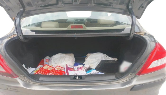 2015 Maruti Swift Dzire VXI, Petrol, Manual, 1,10,952 km, exterior