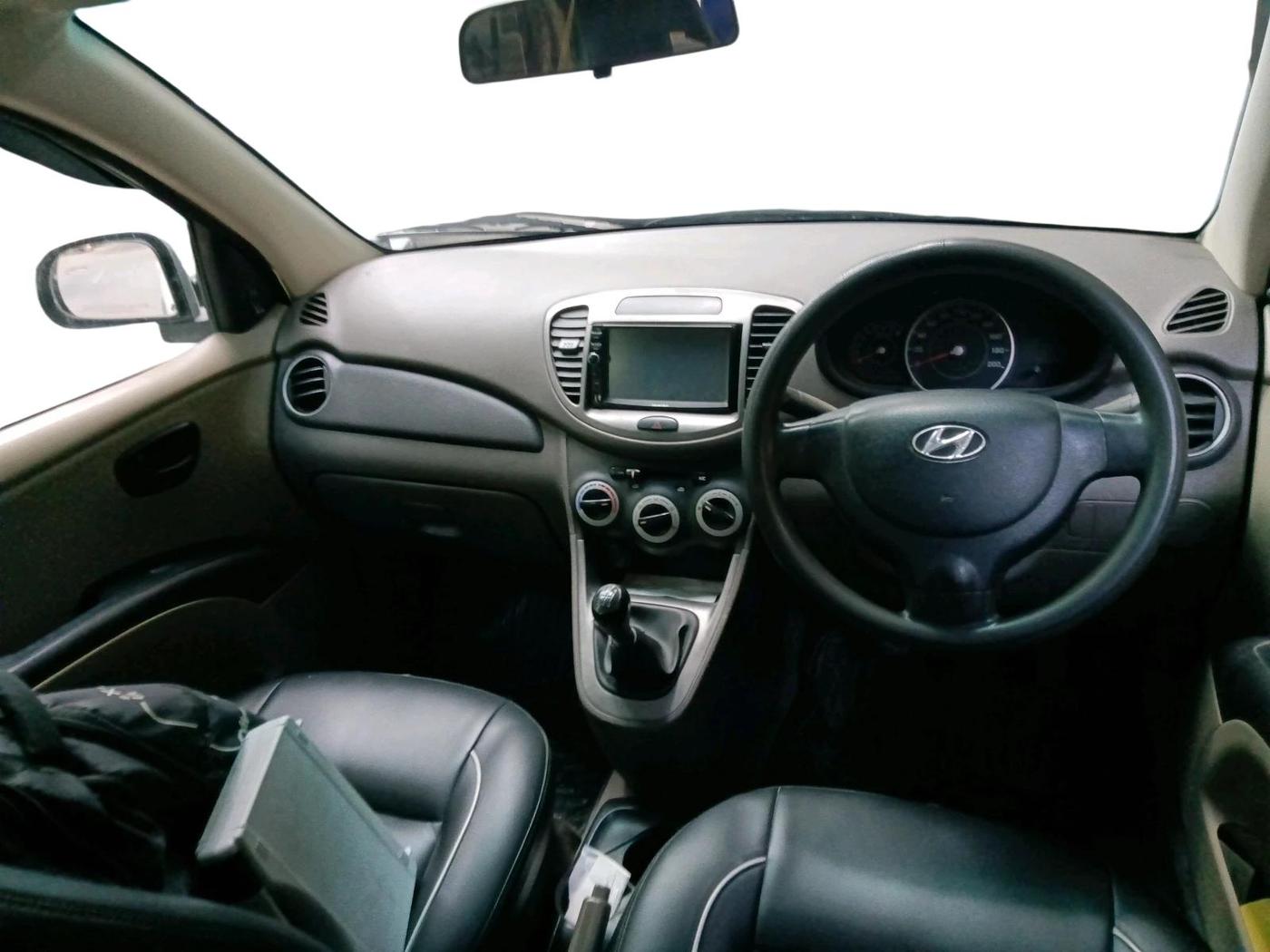 2011 Hyundai i10 ERA 1.1, Petrol, Manual, 91,113 km, interior