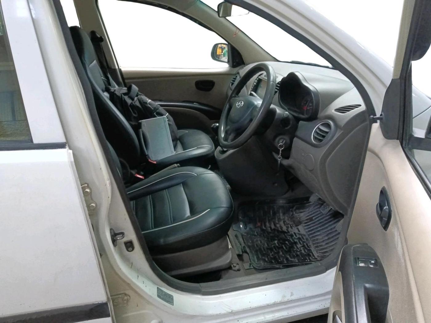 2011 Hyundai i10 ERA 1.1, Petrol, Manual, 91,113 km, interior