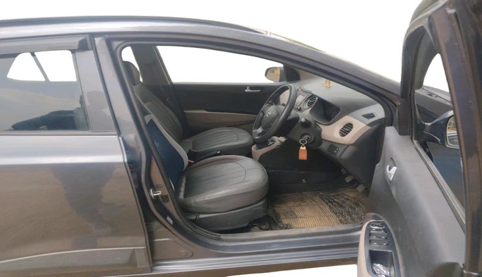 2016 Hyundai Grand i10 SPORTZ 1.2 KAPPA VTVT, Petrol, Manual, 50,940 km, interior