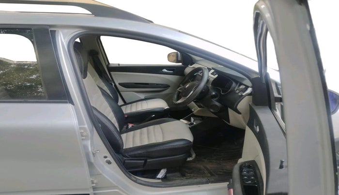 2020 Renault TRIBER RXZ AMT, Petrol, Automatic, 53,020 km, interior