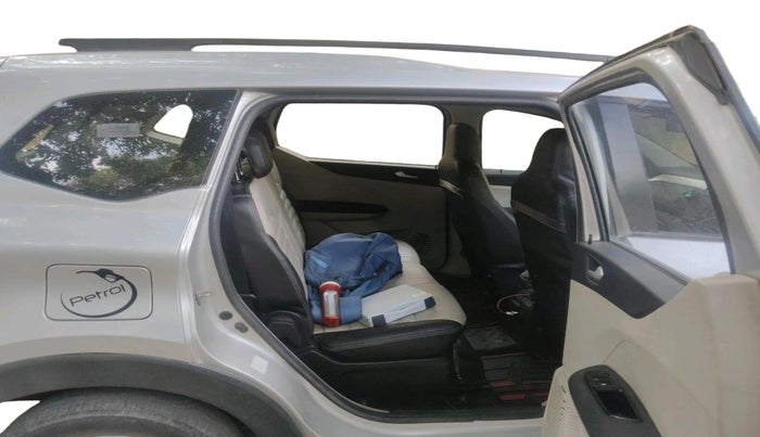 2020 Renault TRIBER RXZ AMT, Petrol, Automatic, 53,020 km, interior