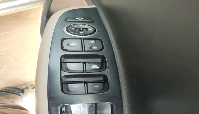 2019 Hyundai Grand i10 SPORTZ AT 1.2 KAPPA VTVT, Petrol, Automatic, 1,11,723 km, interior