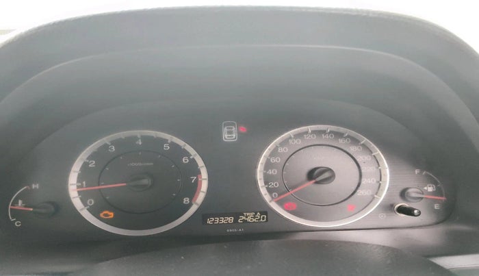 2011 Honda Accord 2.4L I-VTEC MT, Petrol, Manual, 1,23,328 km, interior