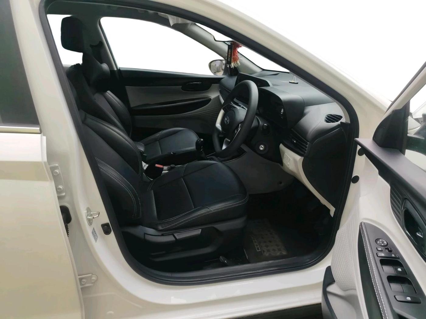 2025 Hyundai NEW I20 SPORTZ 1.2 MT, Petrol, Manual, 13,082 km, interior