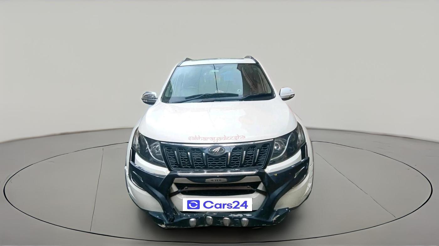 2016 Mahindra XUV500 W10 AT, Diesel, Automatic, 1,37,903 km, exterior