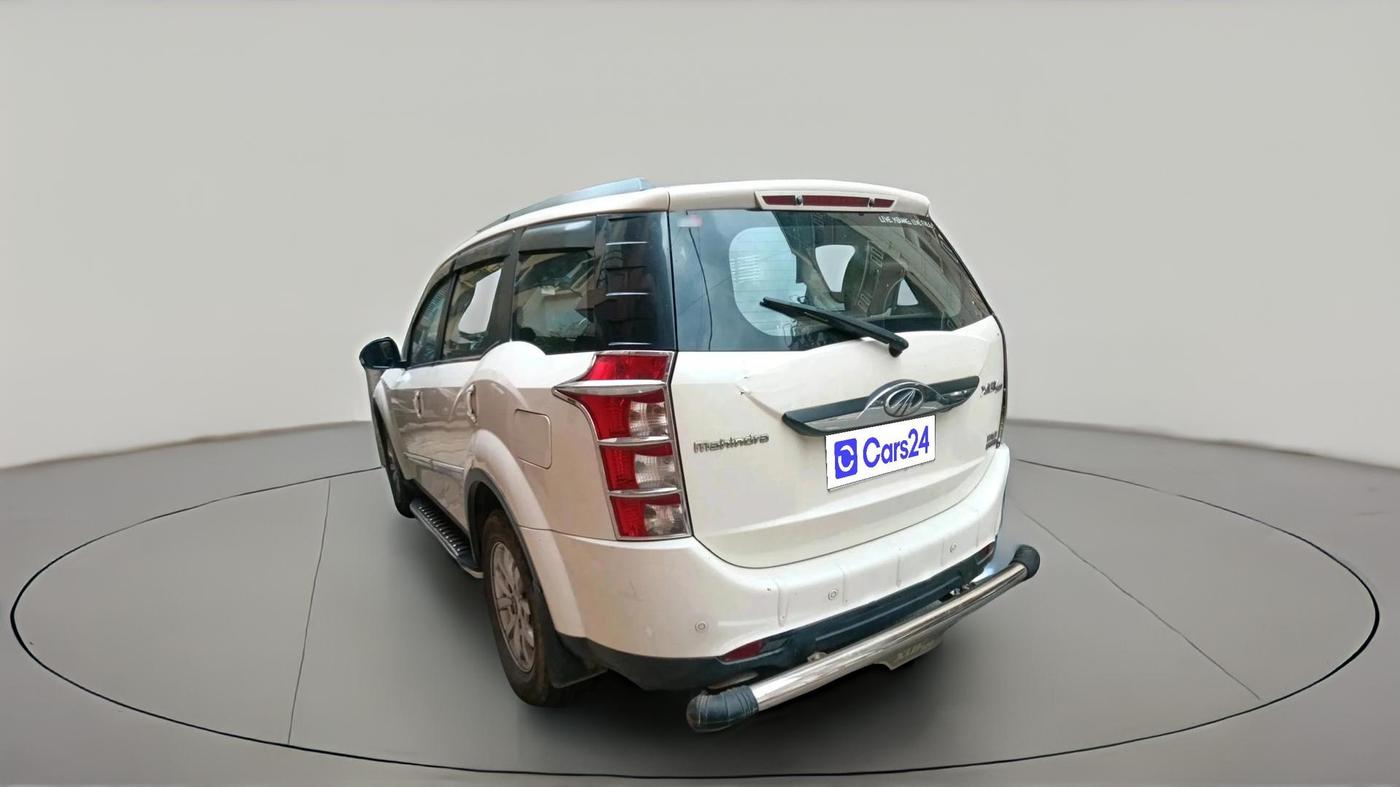 2016 Mahindra XUV500 W10 AT, Diesel, Automatic, 1,37,903 km, exterior